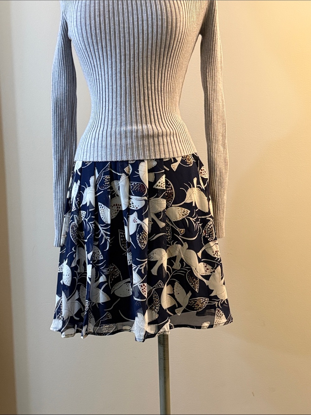 Old Navy Navy Floral Pleated Skater Skirt